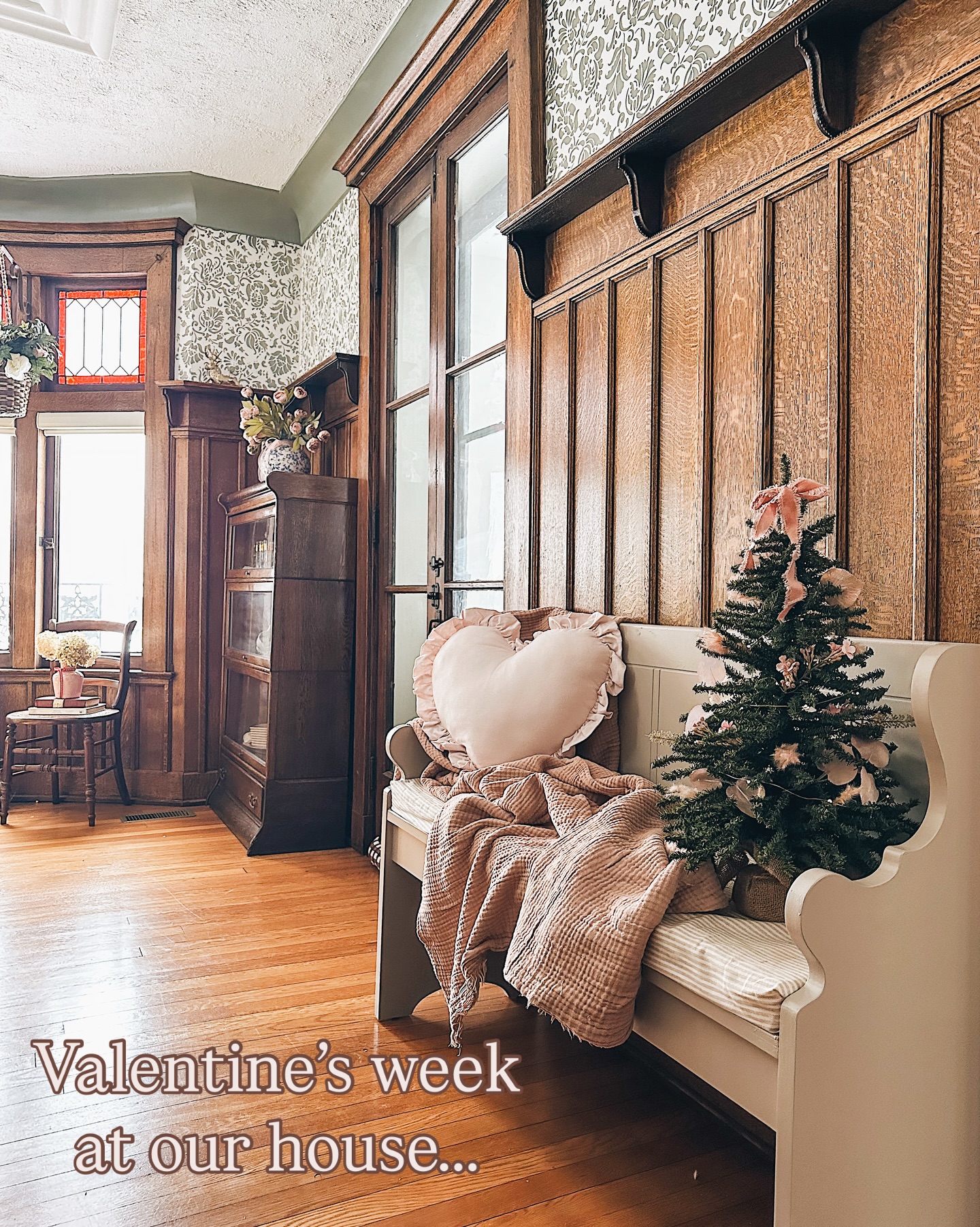 A very Bluey-Valentine Birthday for my favorite little valentine 💙💘
👉🏻Swipe to see how our son’s birthday filled our dining room with color, character, and a whole lot of charm.
💙The boys and I had so much fun decorating together. Nico was very specific about the placement of various decorations, and thought Bluey in my glass cloche was very funny. When we were done he looked around and said, “Everything looks perfect!”🥹