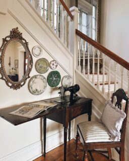 Still Photo Sundays 📷
1st photo: Staircase plate wall moment ~ we’re going green for spring 🌱
#2. Switched out the boys’ portrait frames - love the vintage look but need to bring the mats to a closer color tone (with paint). Sharing the before + after reel this week 🎥
3. Date night outfit: handbag & shoes from @goodwillwny - glasses from @visualeyes716 - blouse: @asterandlilies 
4. Dinner date @black.iron.bystro did not disappoint
5. Barre class with my mom, sister, & friend ♥️ @barre3buffalo 
6. Antique shopping @roaring.spring.home - admiring my talented friend Alexis’ @buffalobrushstrokes paintings 👩🏻‍🎨
7. New life on our front porch 🪺
8. We made rainbow bagels from scratch and they turned out delicious! 🌈

The weather is warming up, the @buffalosabres are in the playoffs and our city is buzzing with excitement 🦬💙💛